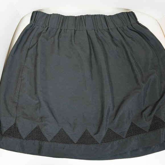 BCBGeneration black mini skirt with geometric pattern - Picture 3 of 4